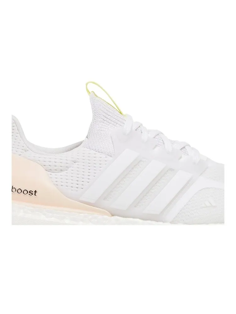 Кроссовки Adidas UltraBoost 5.0 — изображение 2 из 4, белый