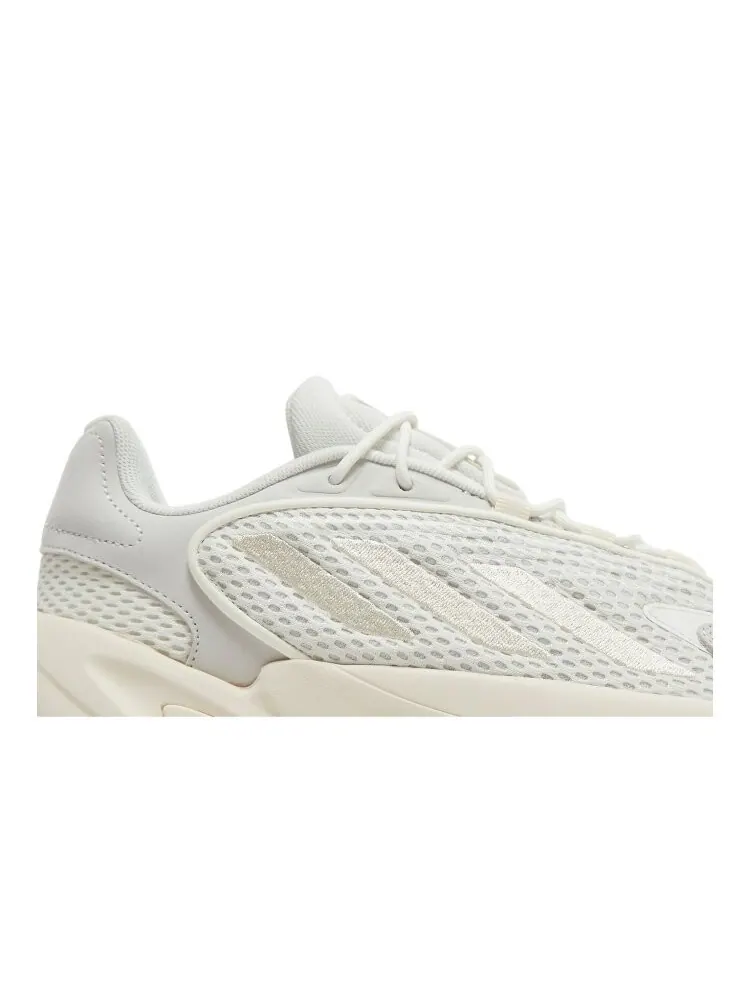 Кроссовки Adidas Ozelia — изображение 2 из 4, белый