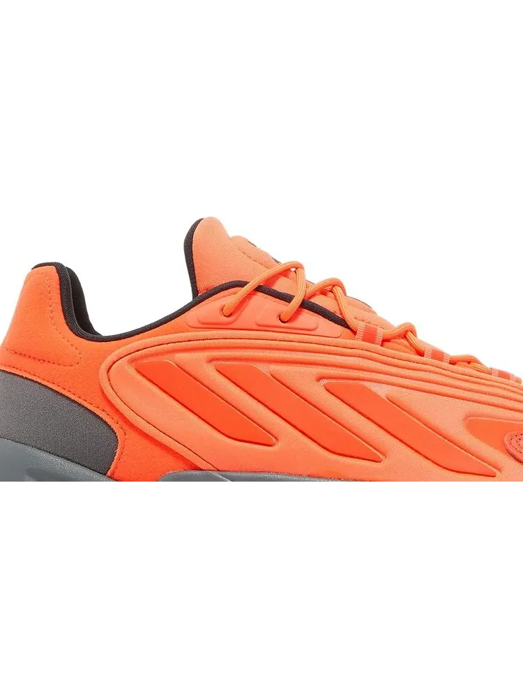 Кроссовки Adidas Ozelia 'Solar Red Grey' — изображение 2 из 8, красный