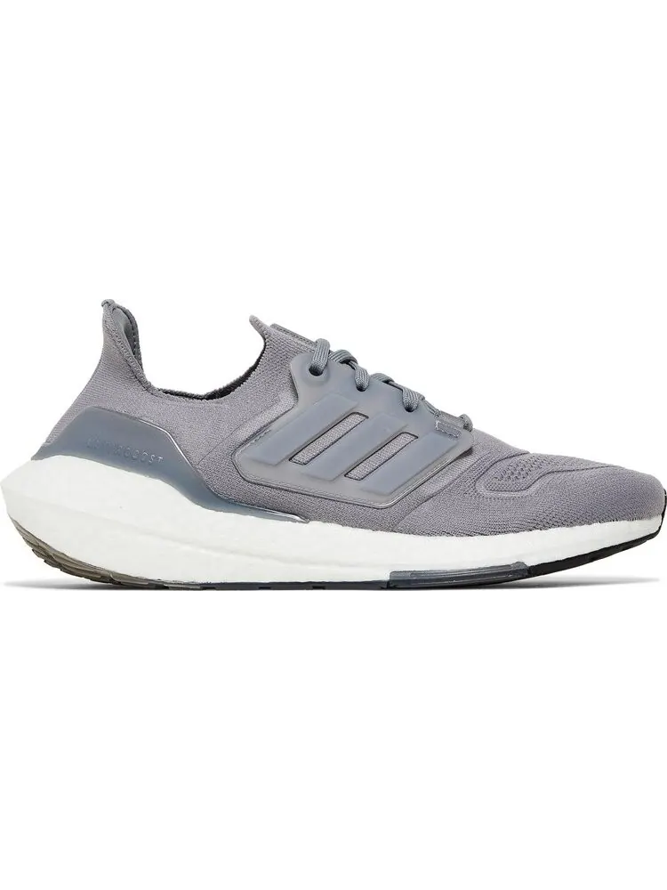 Кроссовки Adidas UltraBoost 22 'Grey Three' — изображение 1 из 8, серый