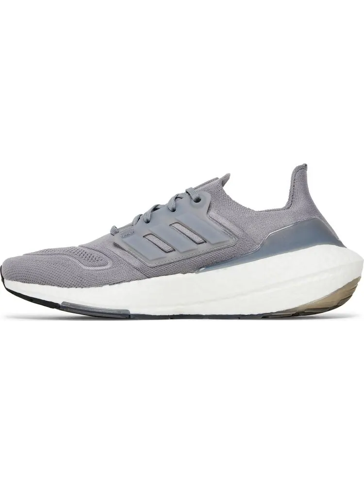 Кроссовки Adidas UltraBoost 22 'Grey Three' — изображение 3 из 8, серый