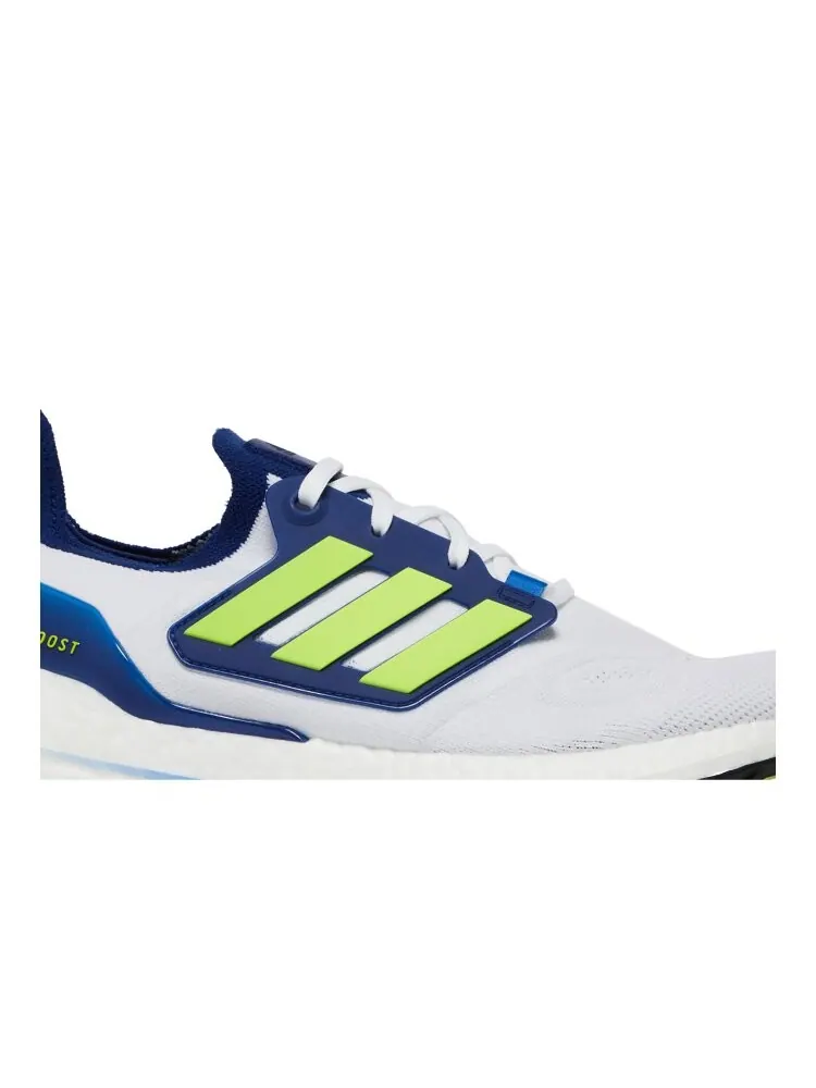 Кроссовки Adidas UltraBoost 22 — изображение 2 из 4, белый