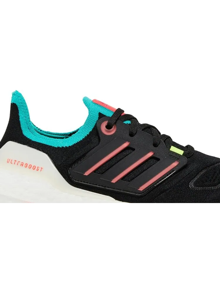 Кроссовки Adidas UltraBoost 22 'Black Turbo Mint' — изображение 2 из 8, черный