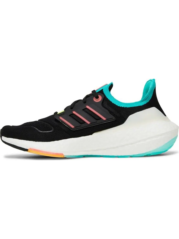 Кроссовки Adidas UltraBoost 22 'Black Turbo Mint' — изображение 3 из 8, черный