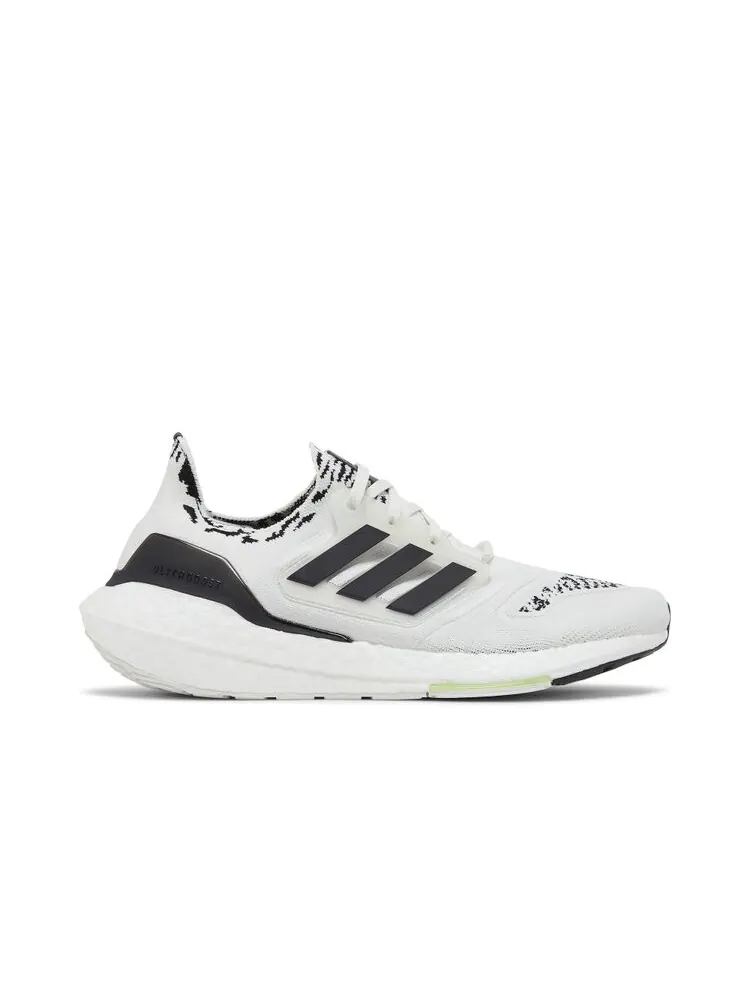 Кроссовки Adidas UltraBoost 22 — изображение 1 из 4, белый