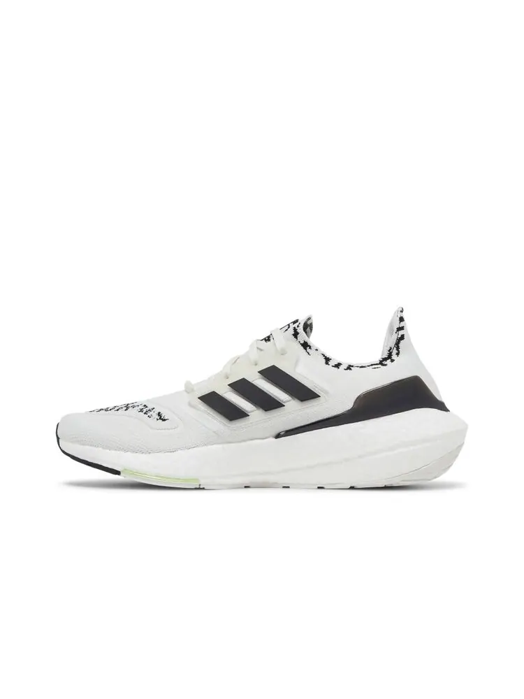 Кроссовки Adidas UltraBoost 22 — изображение 3 из 4, белый