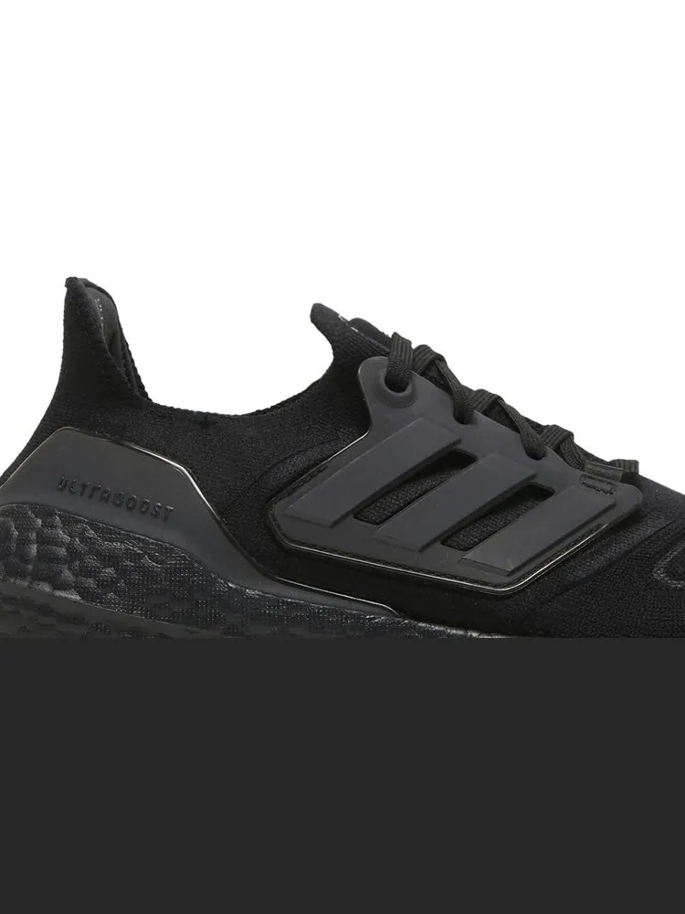 Кроссовки Adidas Wmns UltraBoost 22 'Triple Black' — изображение 2 из 8, черный