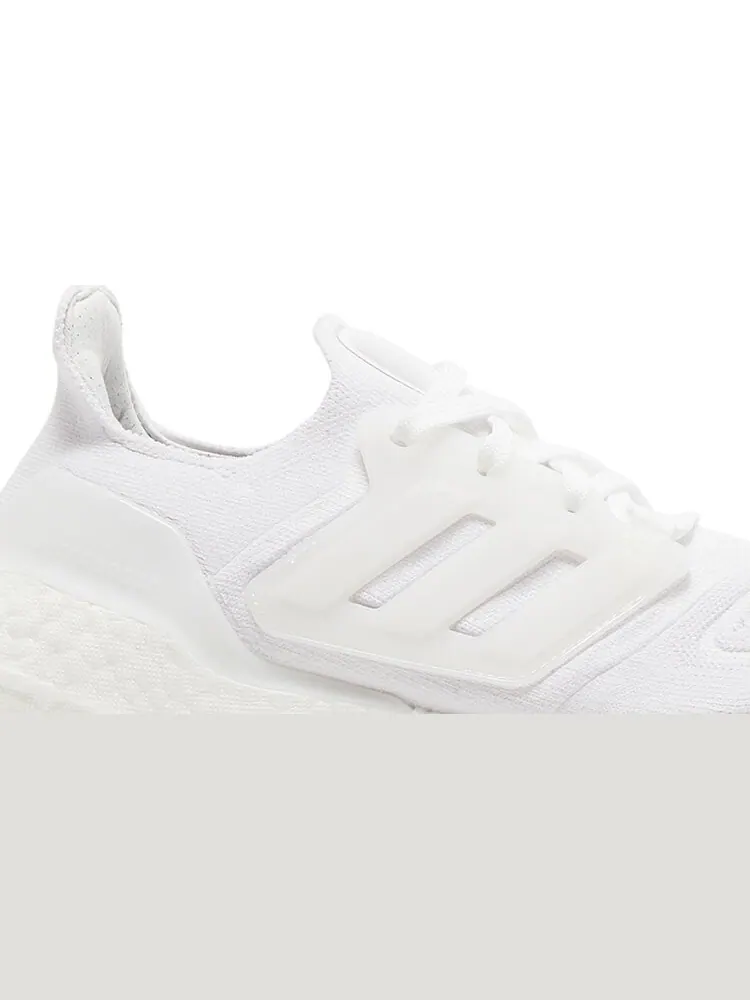 Кроссовки Adidas Wmns UltraBoost 22 — изображение 2 из 8, белый