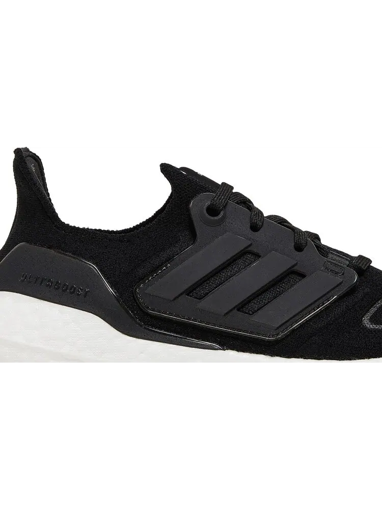 Кроссовки Adidas Wmns UltraBoost 22 'Black White' — изображение 2 из 8, черный