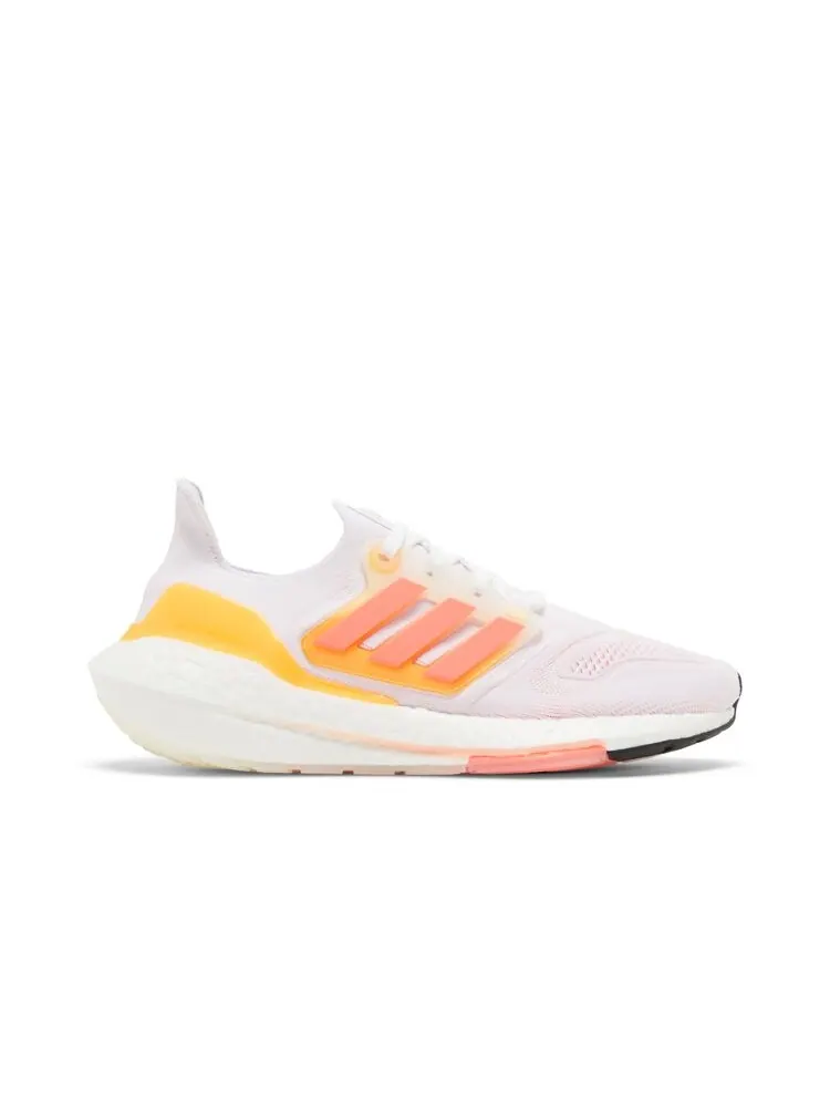 Кроссовки Adidas Wmns UltraBoost 22 — изображение 1 из 4, белый