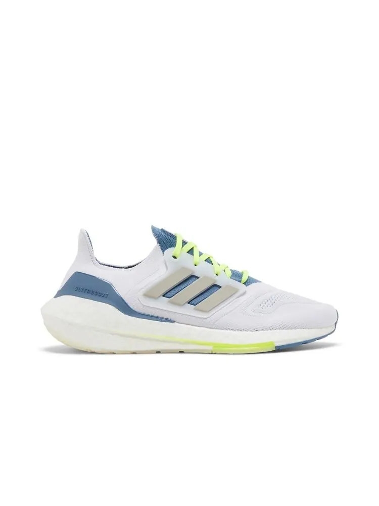 Кроссовки Adidas UltraBoost 22 — изображение 1 из 4, белый