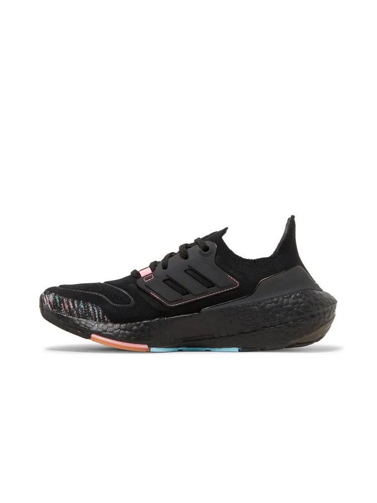 Кроссовки Wmns UltraBoost 22 'Black Beam Pink' — изображение 3 из 8, черный розовый