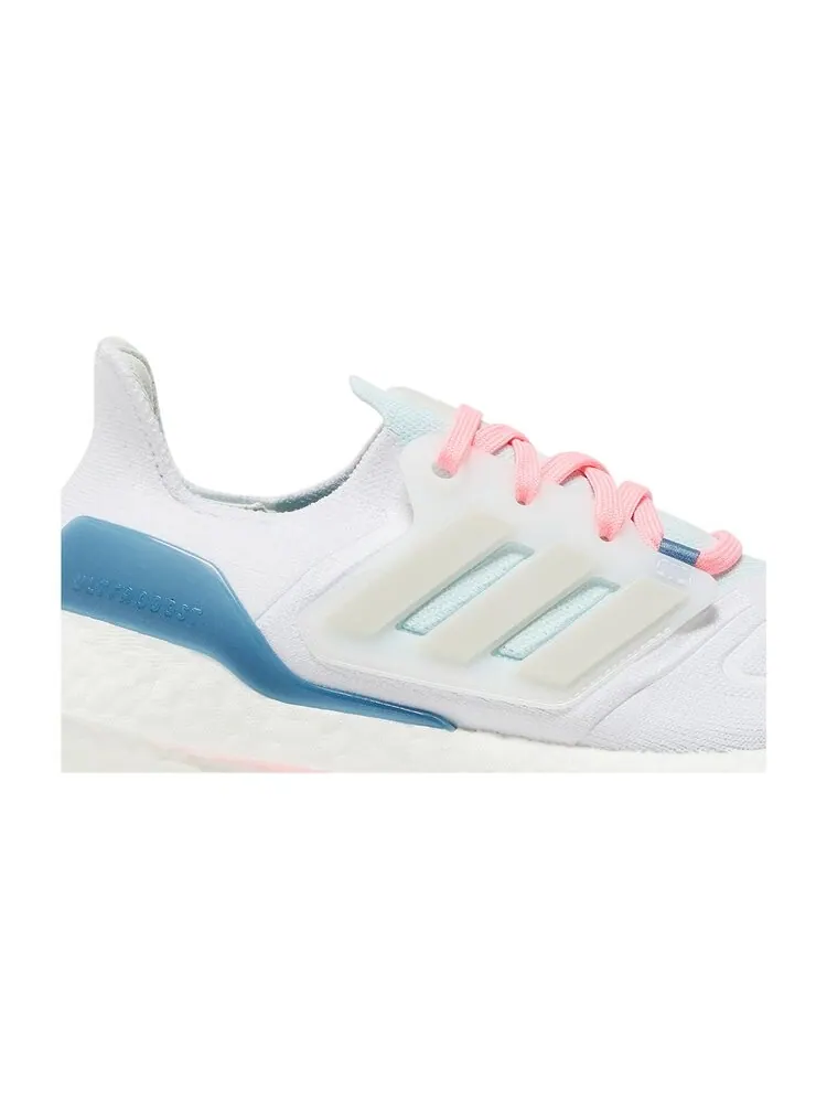 Кроссовки Adidas Wmns UltraBoost 22 — изображение 2 из 4, белый