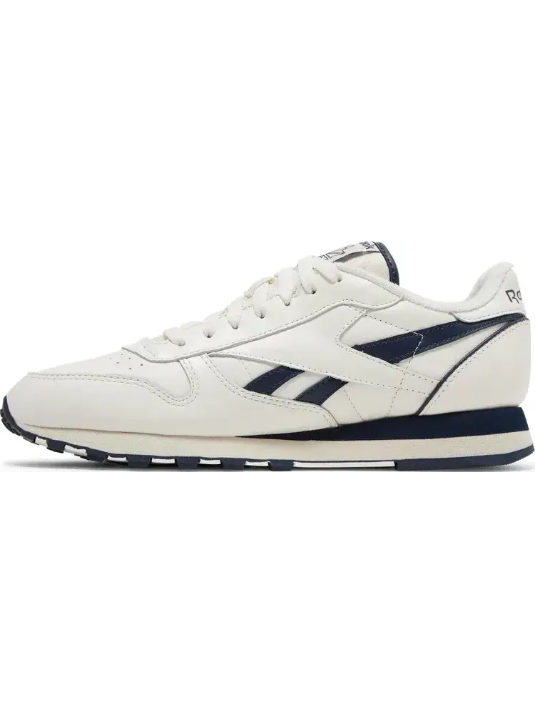 Кроссовки classic leather 1983 vintage 'chalk vector navy' Reebok — изображение 3 из 8, белый