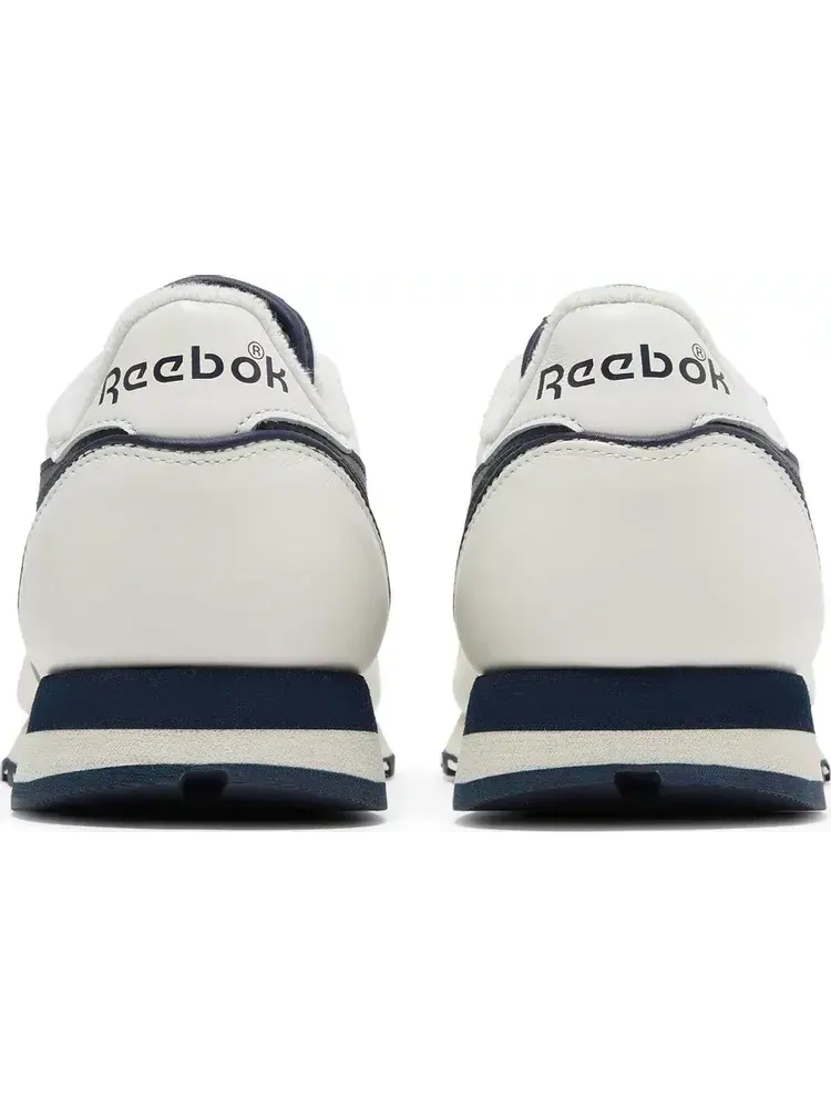Кроссовки classic leather 1983 vintage 'chalk vector navy' Reebok — изображение 6 из 8, белый