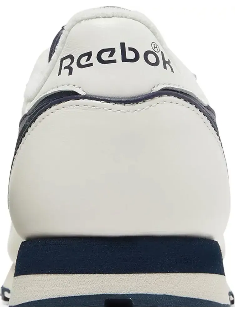 Кроссовки classic leather 1983 vintage 'chalk vector navy' Reebok — изображение 7 из 8, белый