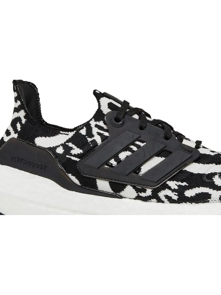 Кроссовки Adidas UltraBoost 22 'Zebra' — изображение 2 из 8, черный