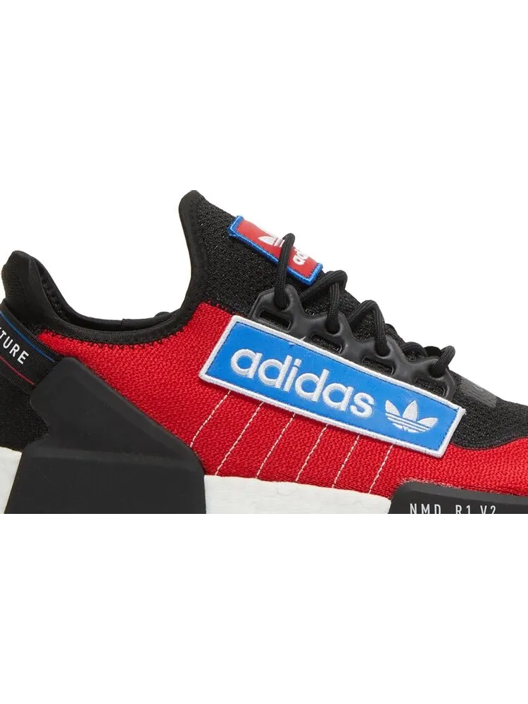 Кроссовки Adidas NMD_R1 V2 'Logo Patch - Team Power Red' — изображение 2 из 8, красный