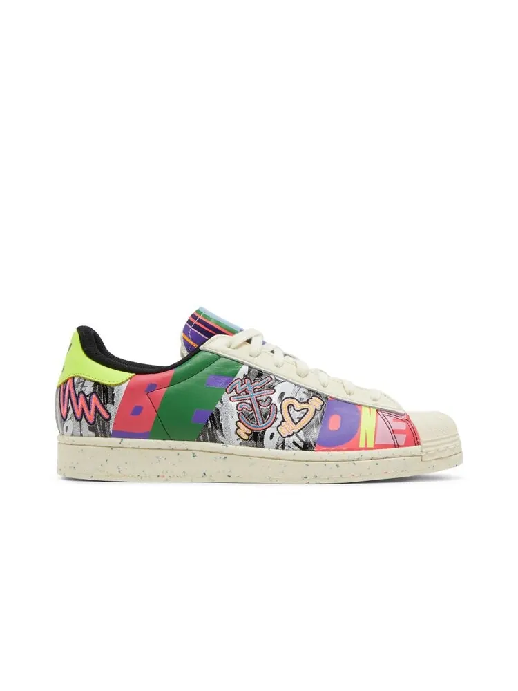 Кроссовки Adidas Kris Andrew Small x Superstar — изображение 1 из 4, белый
