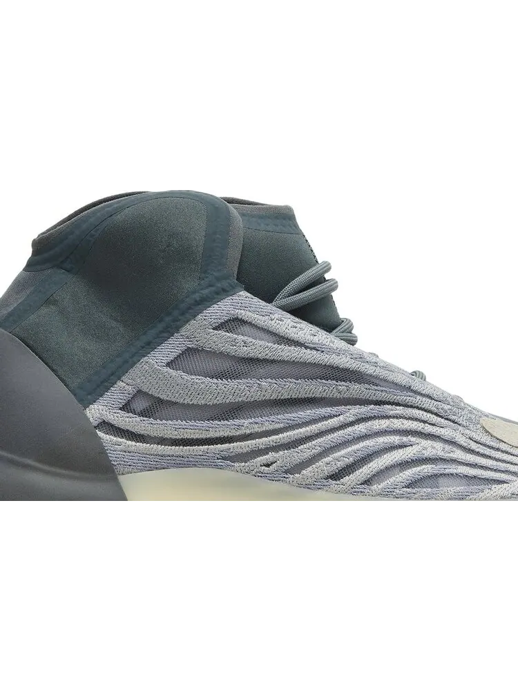 Кроссовки Adidas Yeezy Quantum 'Mono Carbon' — изображение 2 из 8, серый