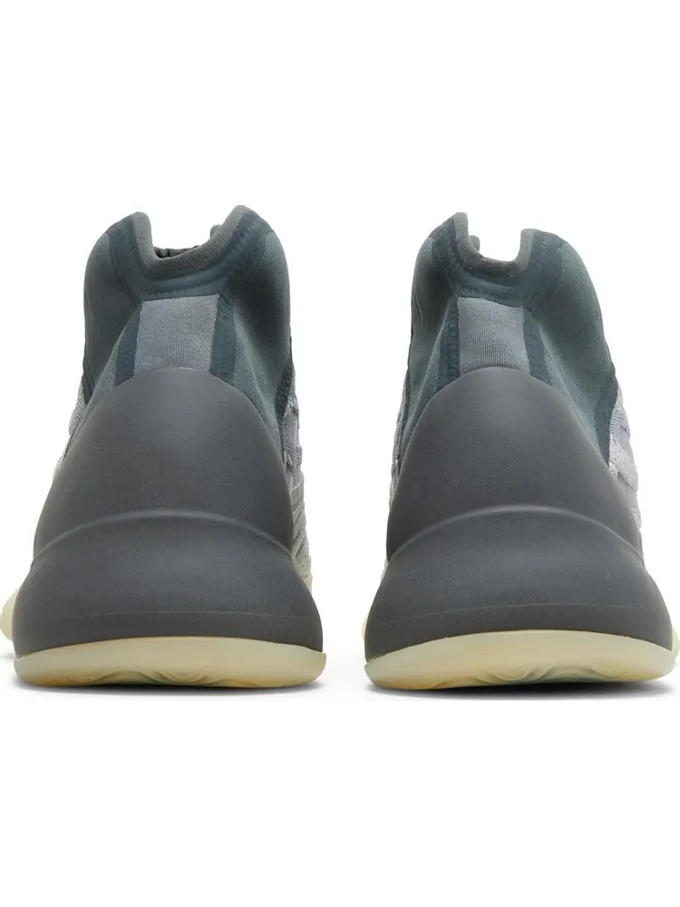 Кроссовки Adidas Yeezy Quantum 'Mono Carbon' — изображение 6 из 8, серый