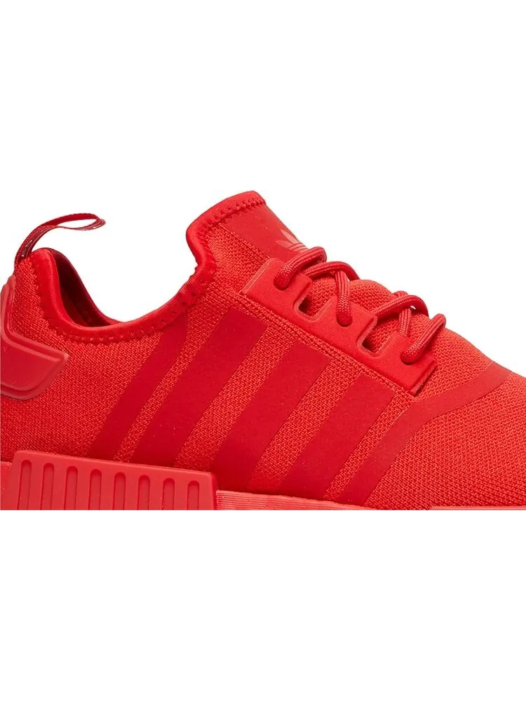 Кроссовки Adidas NMD_R1 'Triple Red' — изображение 2 из 8, красный