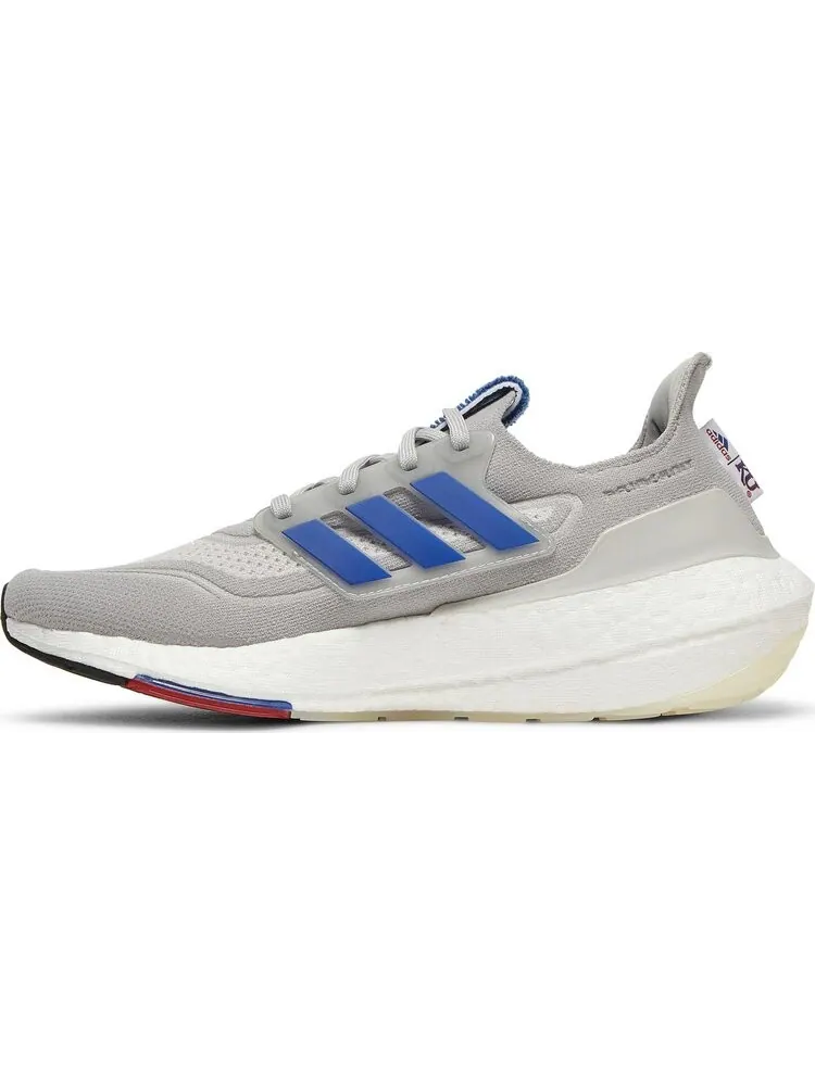 Кроссовки Adidas UltraBoost 21 'NCAA Pack - Kansas' — изображение 3 из 8, серый