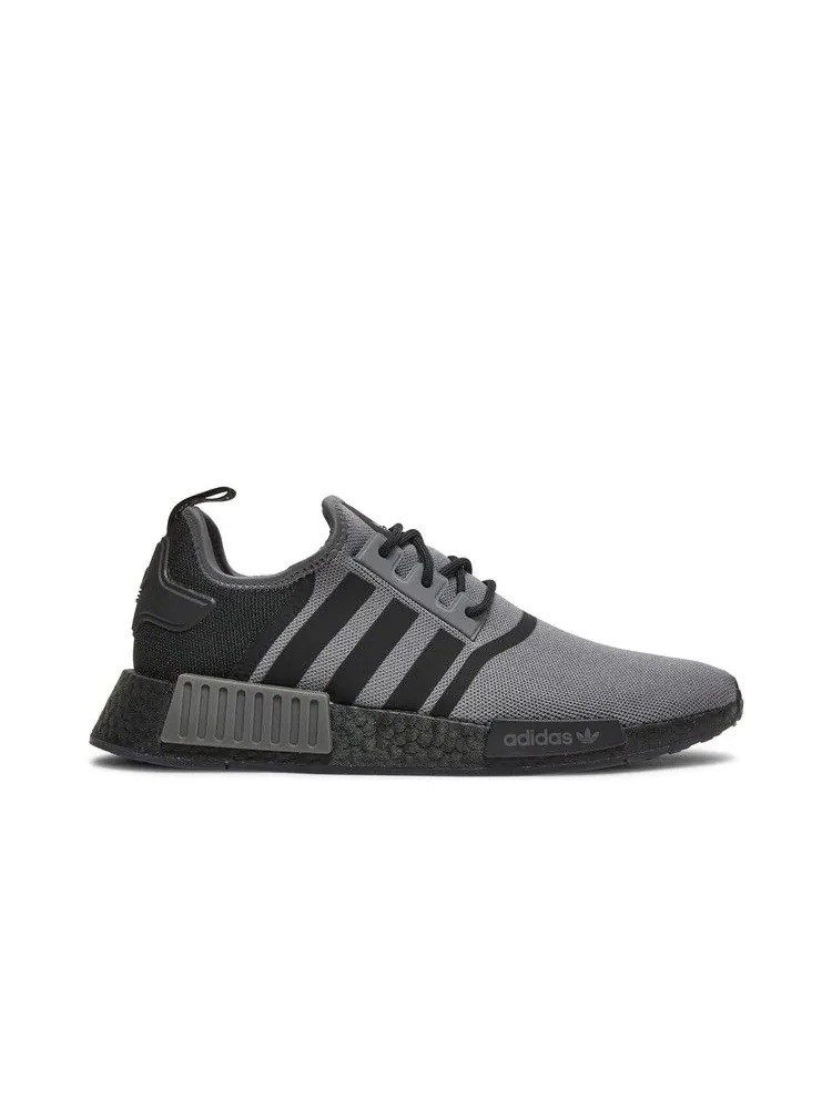 Кроссовки adidas NMD_R1 Primeblue 'Grey Black' — изображение 2 из 9, серый/черный/серый