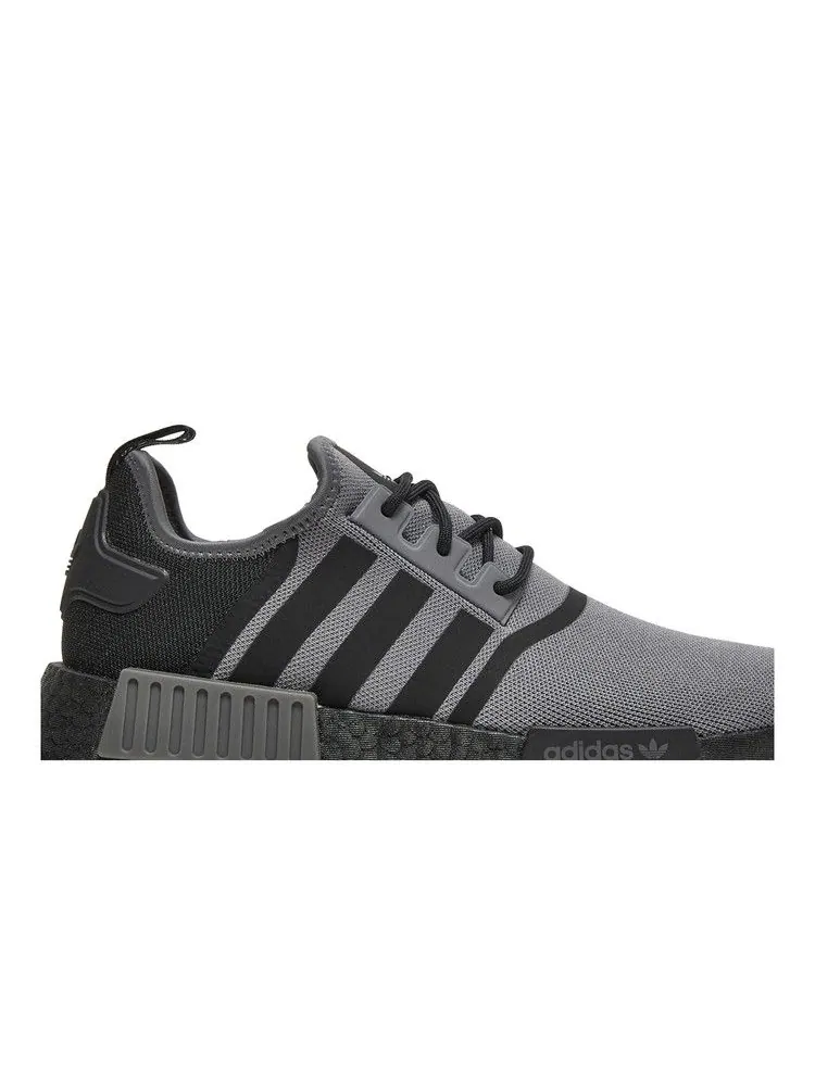 Кроссовки adidas NMD_R1 Primeblue 'Grey Black' — изображение 3 из 9, серый/черный/серый