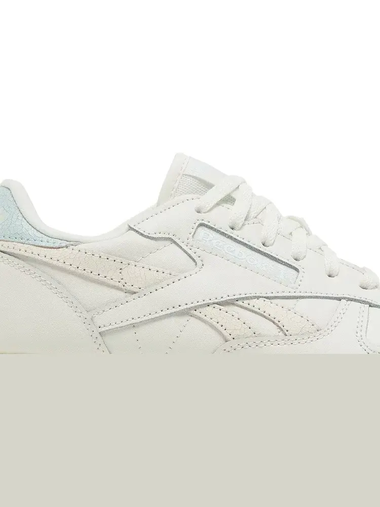 Кроссовки wmns classic leather sp 'chalk glass blue' Reebok, пломбир — изображение 2 из 8, бежевый