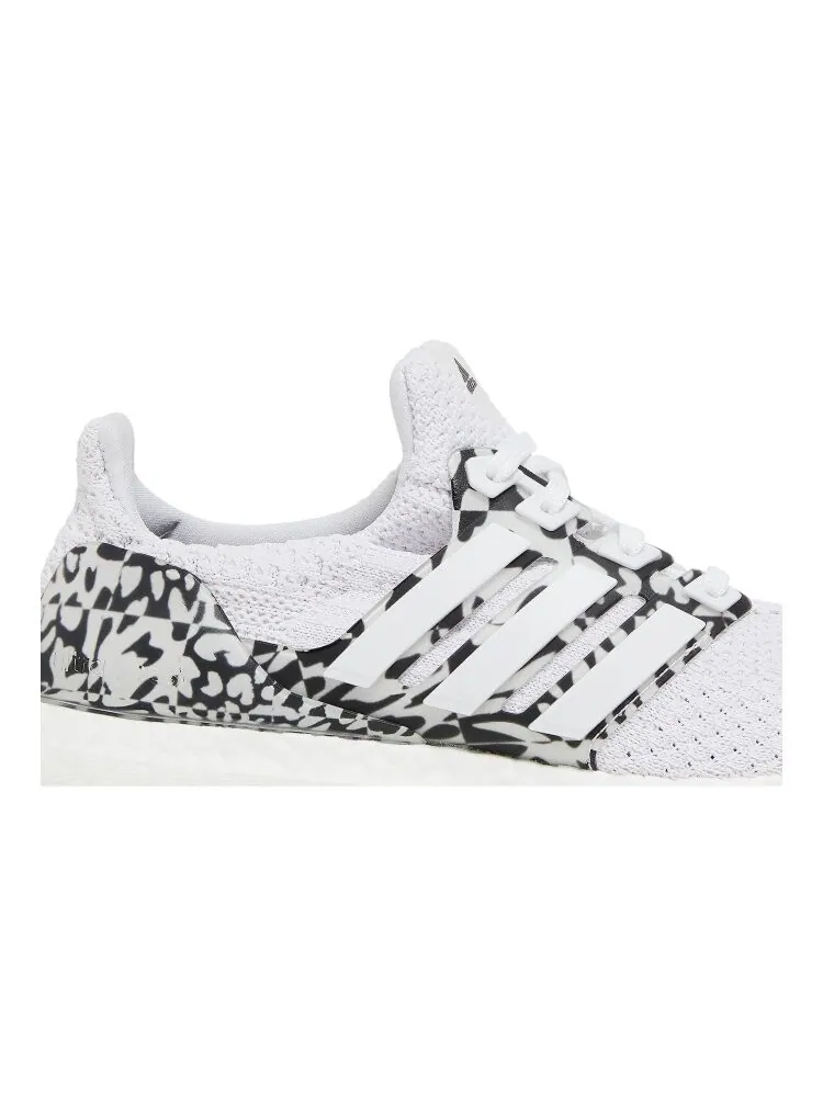 Кроссовки Adidas Wmns UltraBoost 5.0 DNA — изображение 2 из 4, белый