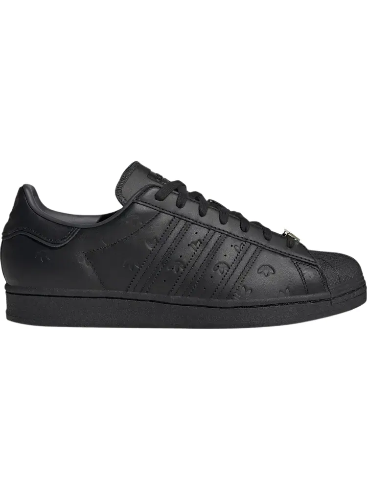 Кроссовки Superstar 'Allover Debossed Trefoils - Black' — изображение 1 из 1, черный