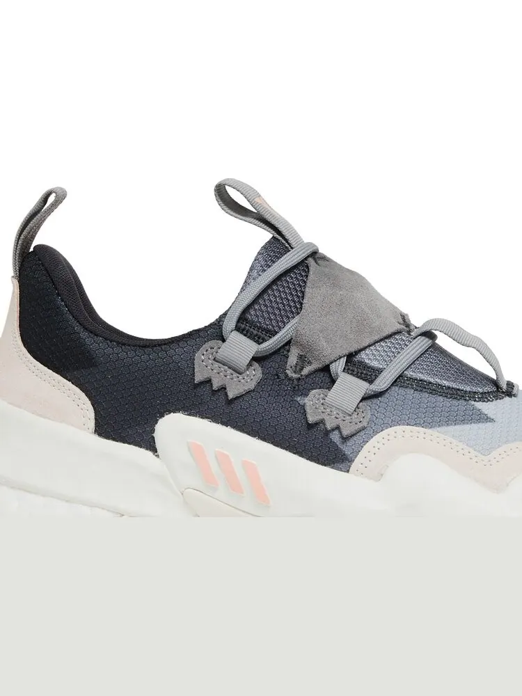 Кроссовки Adidas Trae Young 1 'Carbon Pink Gum' — изображение 2 из 8, серый
