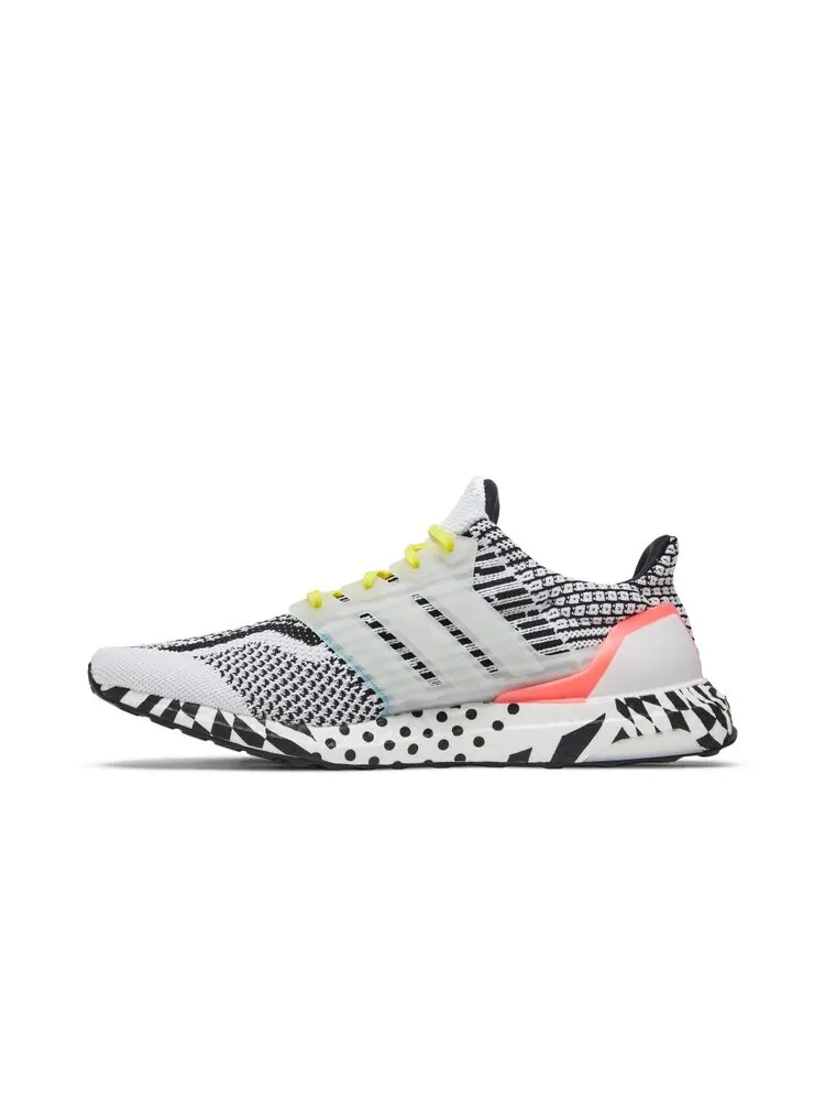 Кроссовки Adidas UltraBoost 5.0 DNA — изображение 3 из 4, белый