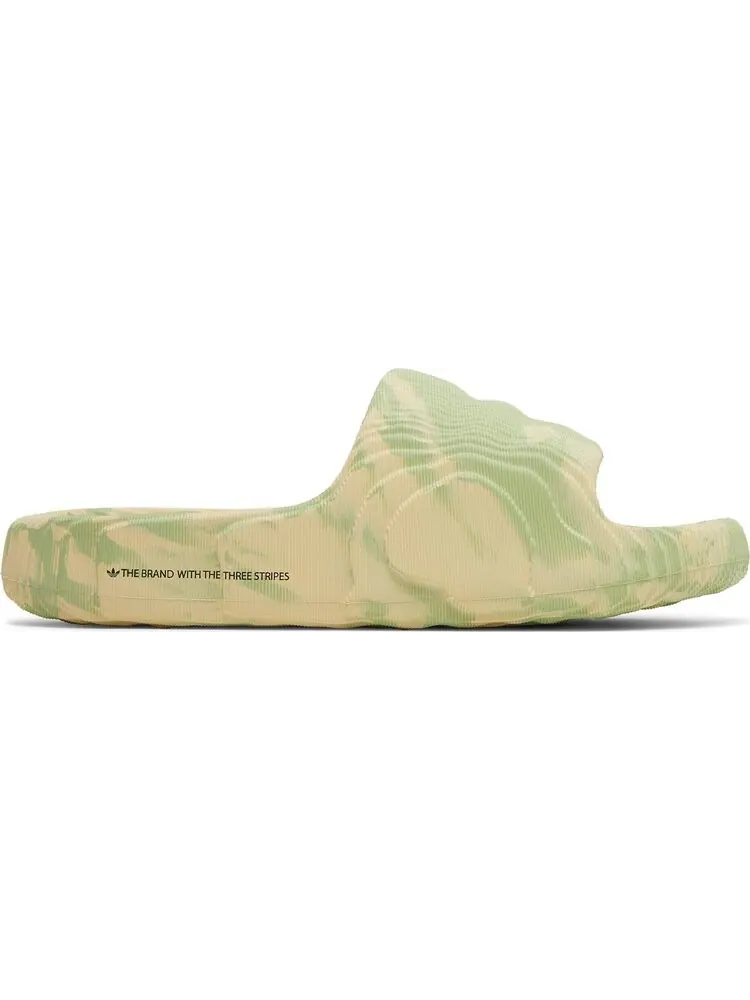 Сандалии Adidas Adilette 22 Slides 'Magic Lime Desert Sand' — изображение 1 из 8, зеленый