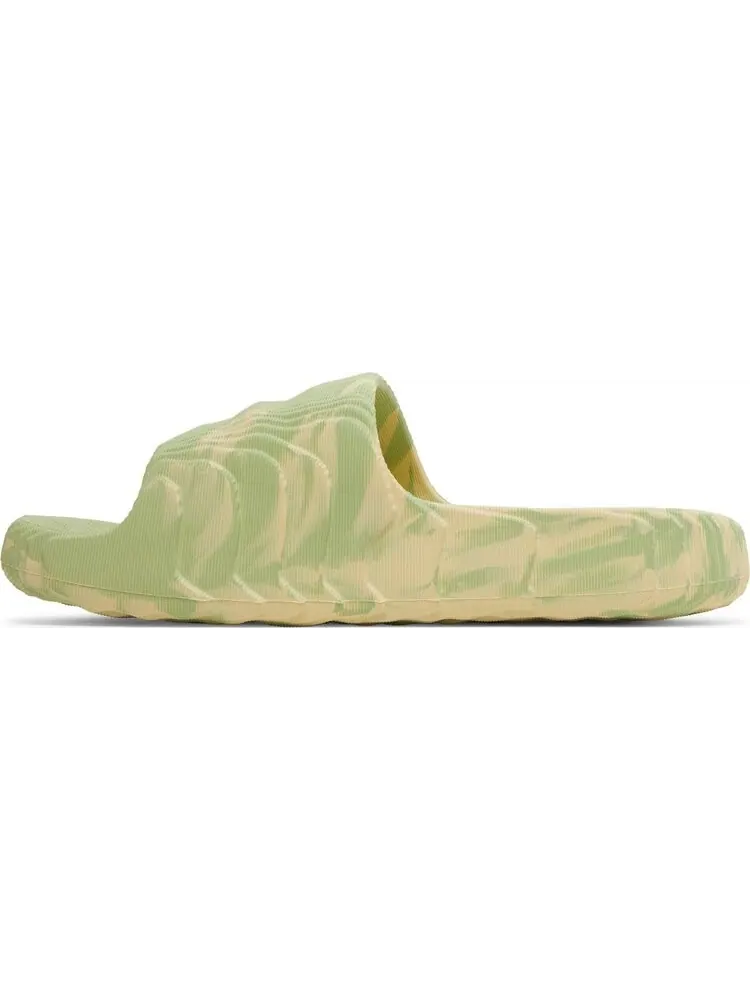 Сандалии Adidas Adilette 22 Slides 'Magic Lime Desert Sand' — изображение 3 из 8, зеленый