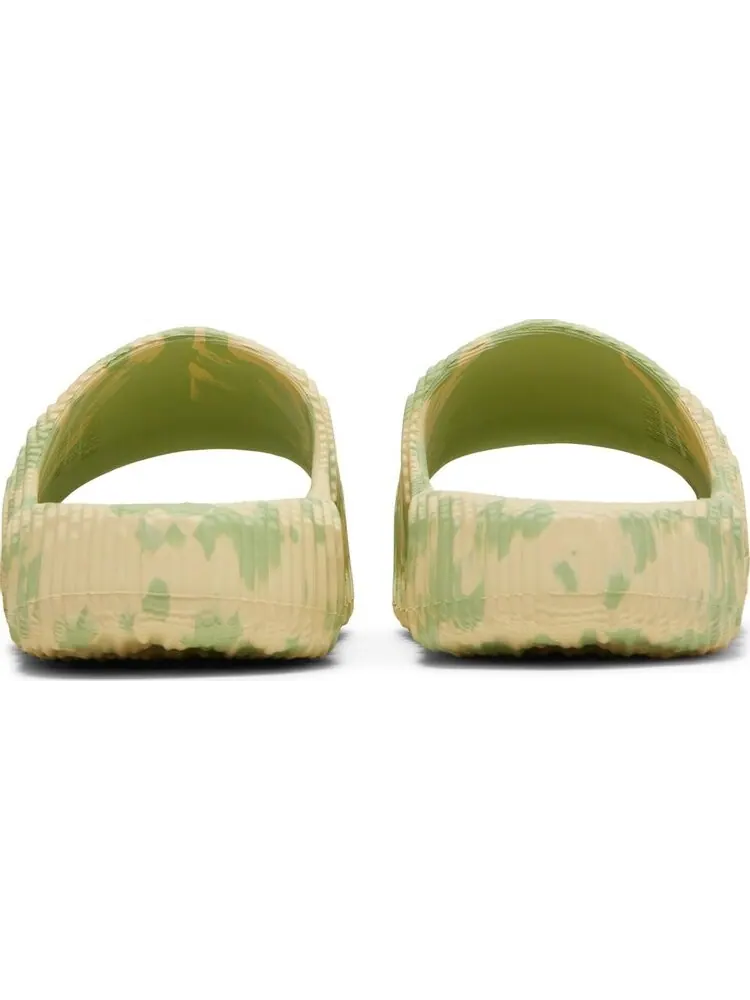 Сандалии Adidas Adilette 22 Slides 'Magic Lime Desert Sand' — изображение 6 из 8, зеленый
