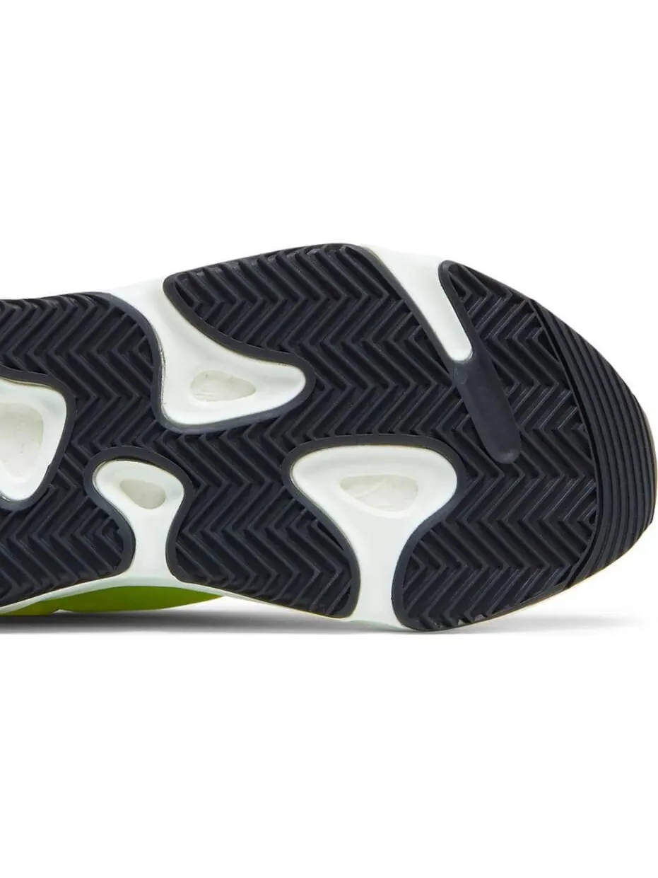 Кроссовки Yeezy Boost 700 MNVN Laceless Phosphor — изображение 8 из 8, желтый