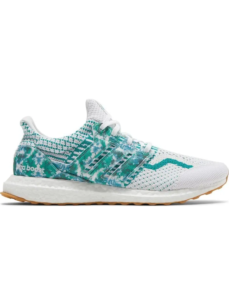 Кроссовки Adidas UltraBoost 5.0 'Cloud White Green' — изображение 1 из 8, зеленый