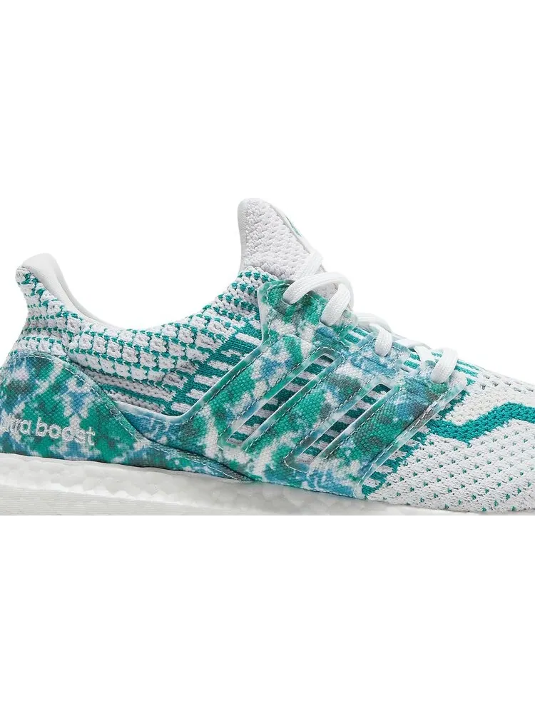 Кроссовки Adidas UltraBoost 5.0 'Cloud White Green' — изображение 2 из 8, зеленый