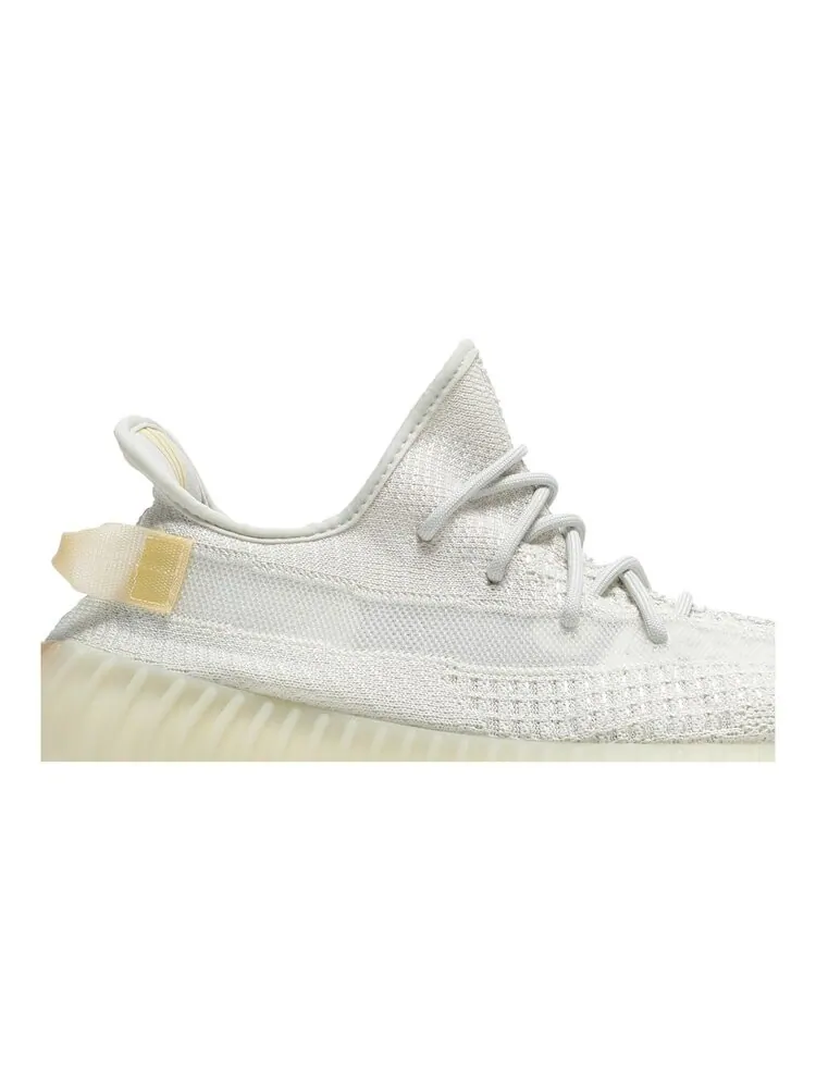 Кроссовки Adidas Yeezy Boost 350 V2 — изображение 2 из 4, белый