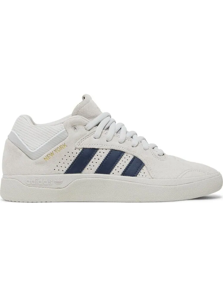 Кроссовки Adidas Tyshawn 'New York' — изображение 1 из 8, серый