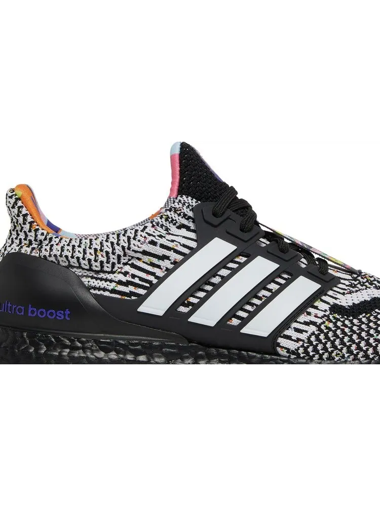 Кроссовки Adidas Kris Andrew Small x UltraBoost 5.0 — изображение 2 из 8, черный