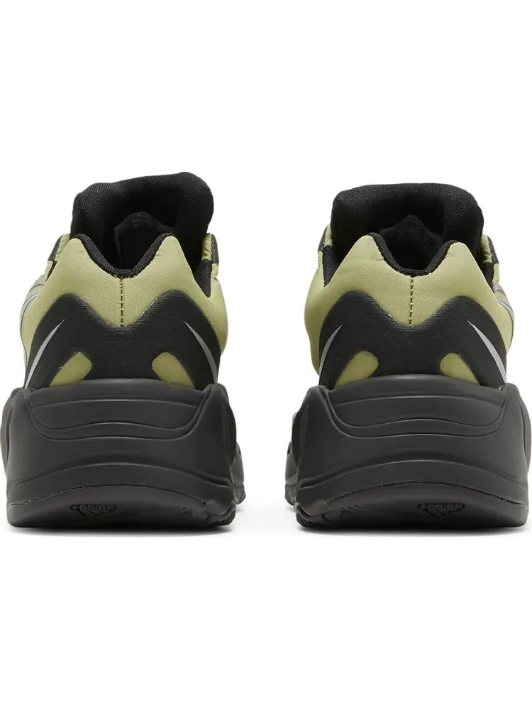 Кроссовки Adidas Yeezy Boost 700 MNVN Infants 'Resin' — изображение 6 из 8, зеленый