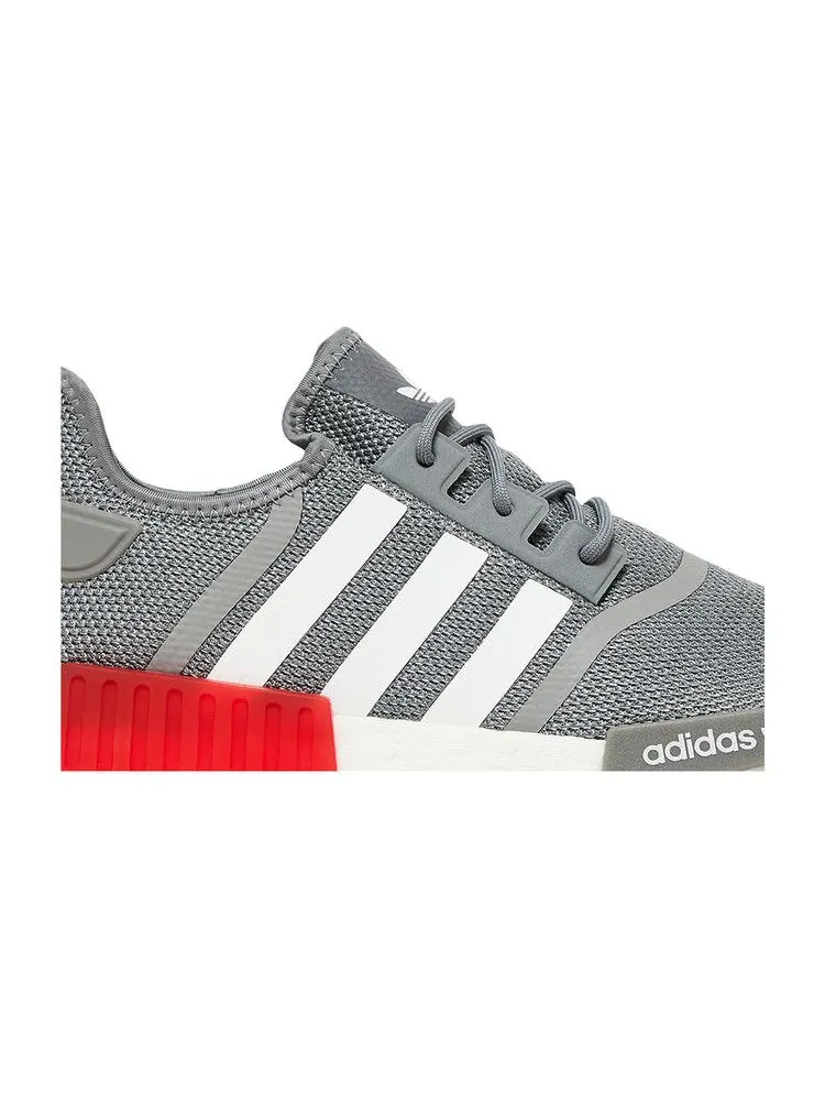 Кроссовки adidas NMD_R1 'Grey Vivid Red' — изображение 3 из 9, серый/белый/красный