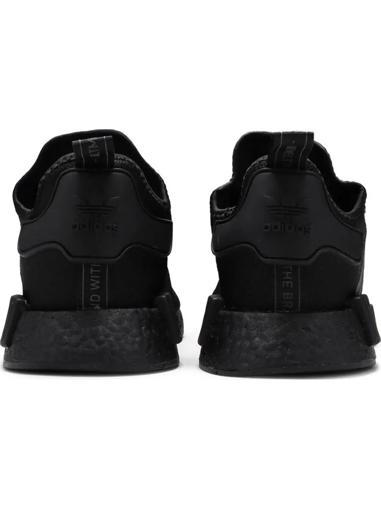 Кроссовки Adidas Pharrell x NMD_R1 'Black Future' — изображение 6 из 8, черный
