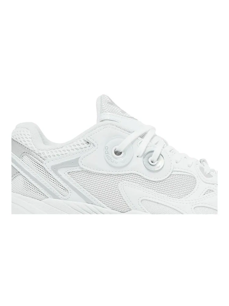 Кроссовки Wmns Astir 'White Silver Metallic' — изображение 2 из 8