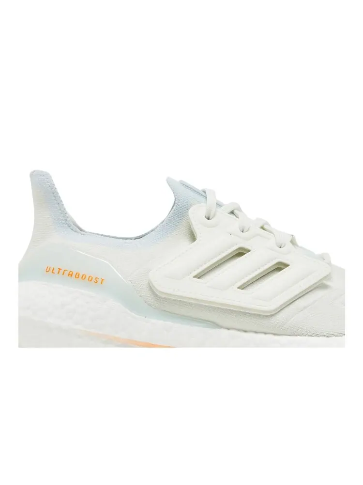 Кроссовки Adidas UltraBoost 22 — изображение 2 из 4, белый