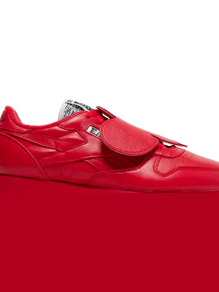 Кроссовки eames office x classic leather 'eames elephant - vector red' Reebok — изображение 2 из 8, красный
