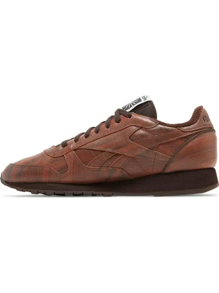 Кроссовки eames office x classic leather 'rosewood' Reebok — изображение 3 из 8, коричневый